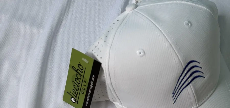 Polo y gorra personalizados de Tressis para el IV Torneo El Bosque